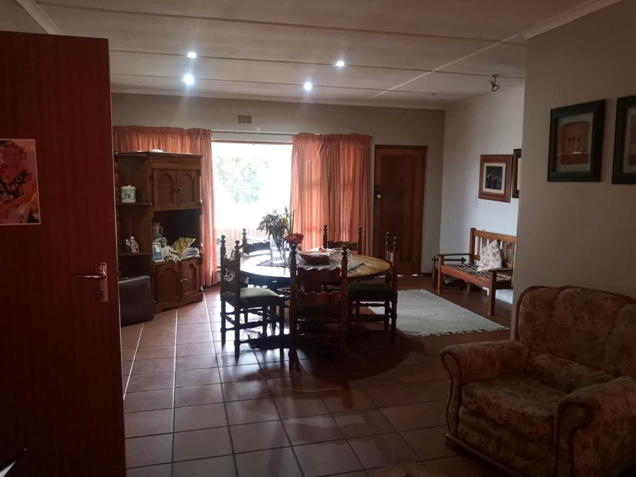 5 Bedroom Property for Sale in Despatch Central Eastern Cape